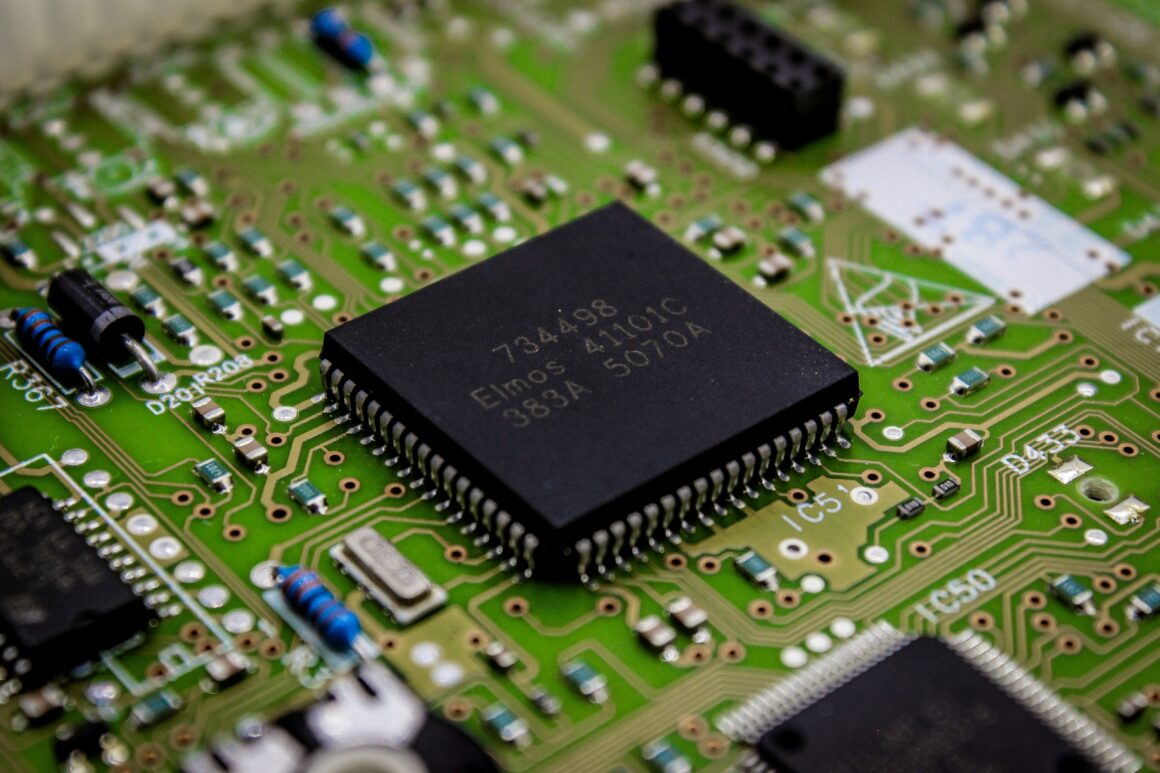 Micron’s Anthropic Deal Makes Memory Part of the AI Model Roadmap