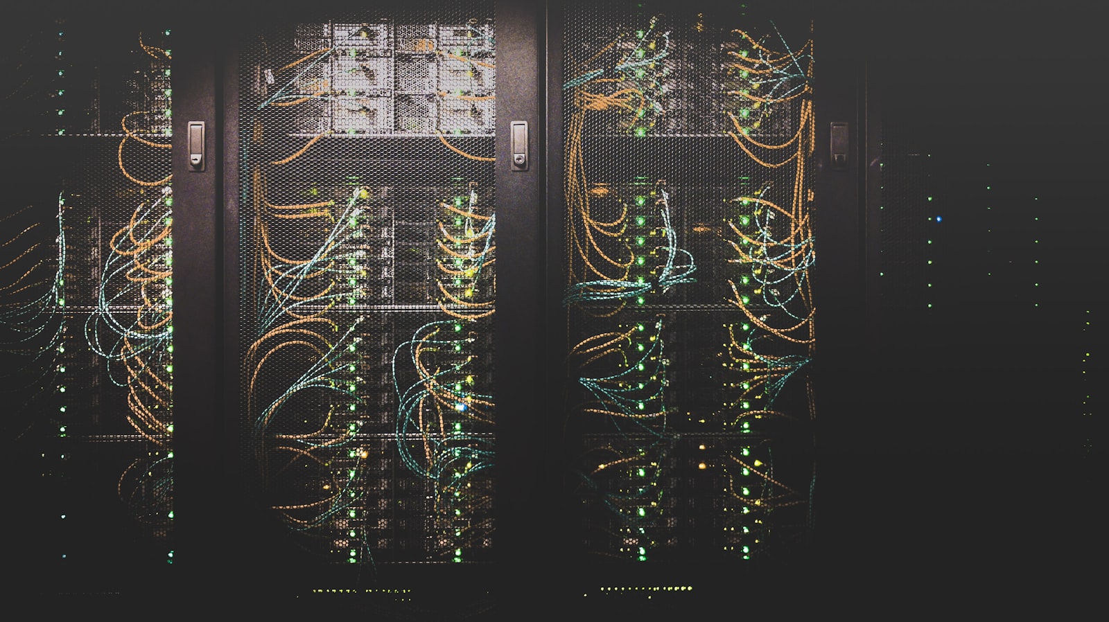 Server and workstation equipment representing the hybrid local and cloud AI stack